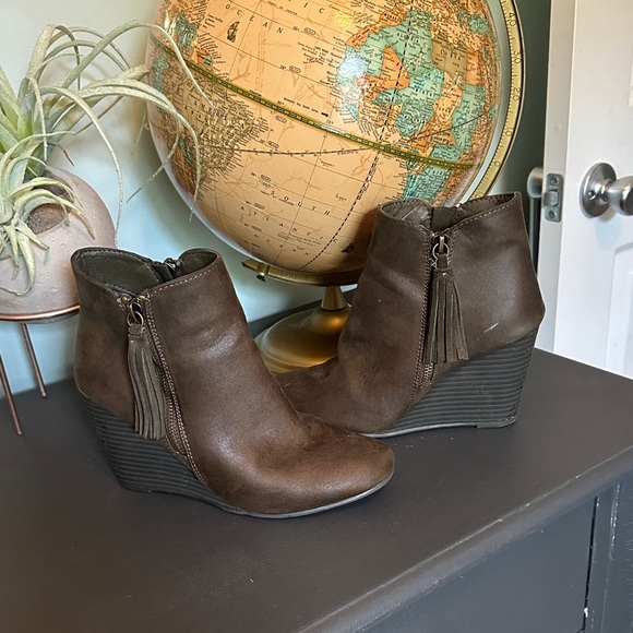 MIA Olive Ankle Booties with Wedge Heel - Picture 1 of 5